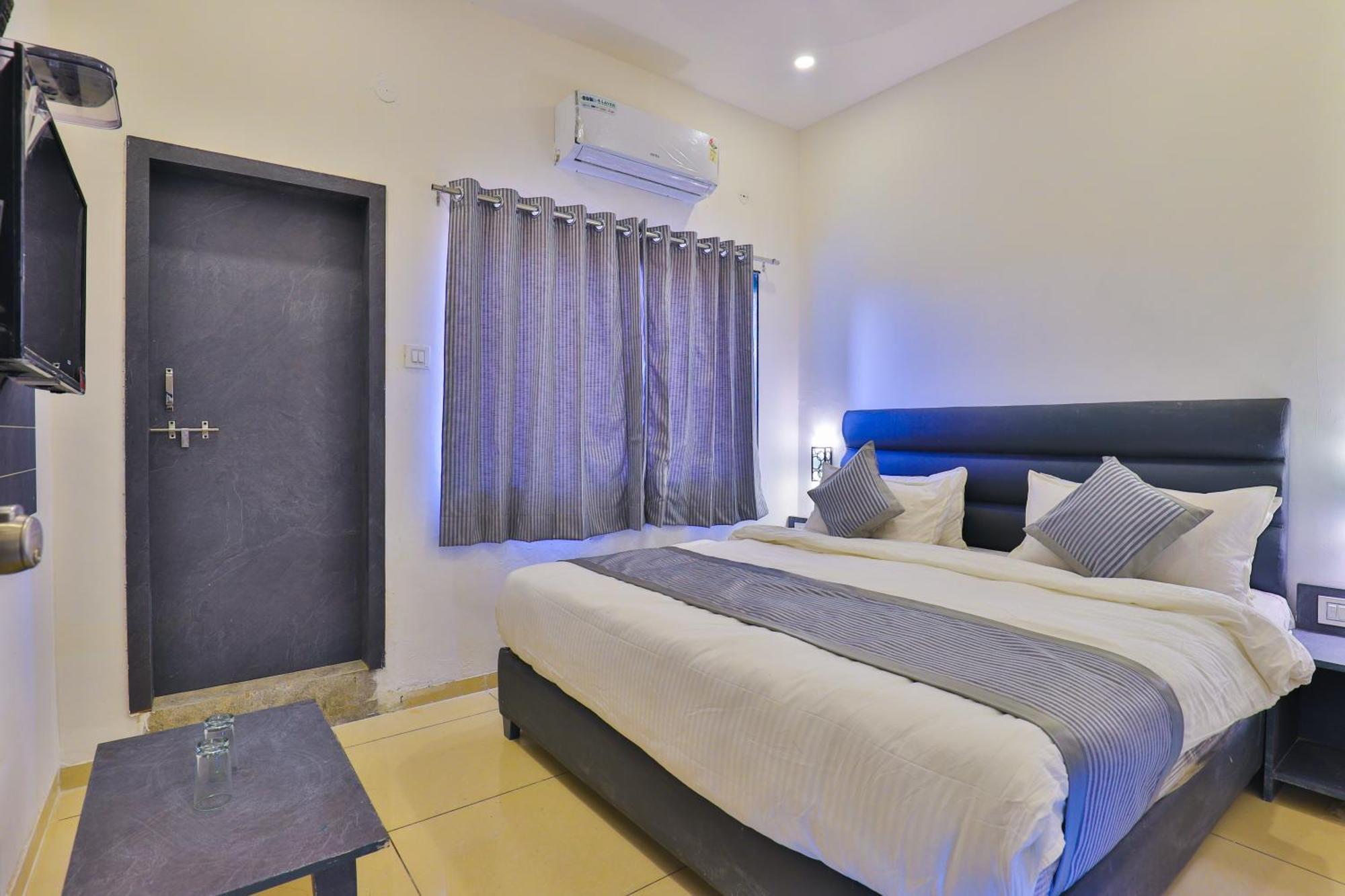 Nova Hotel New Crossroad Rajkot Luaran gambar