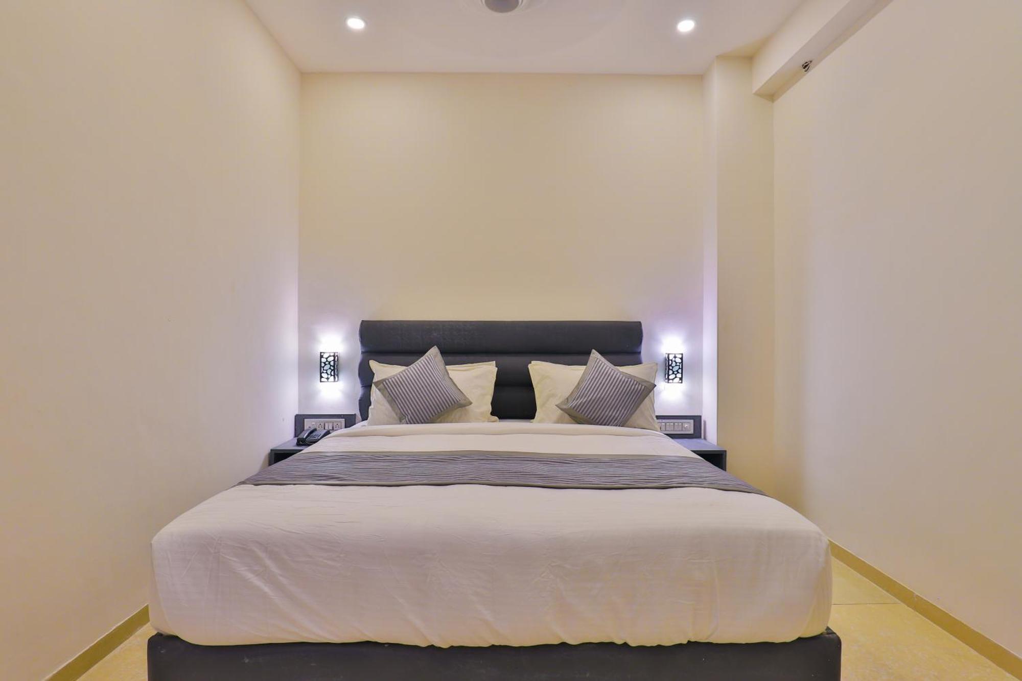Nova Hotel New Crossroad Rajkot Luaran gambar