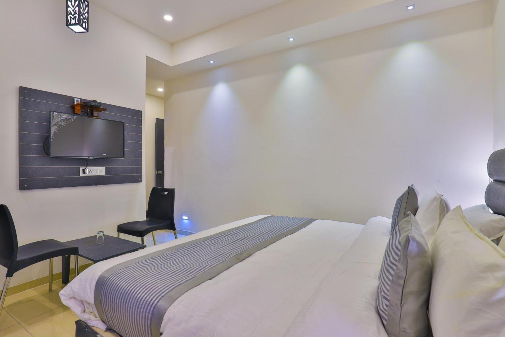 Nova Hotel New Crossroad Rajkot Luaran gambar