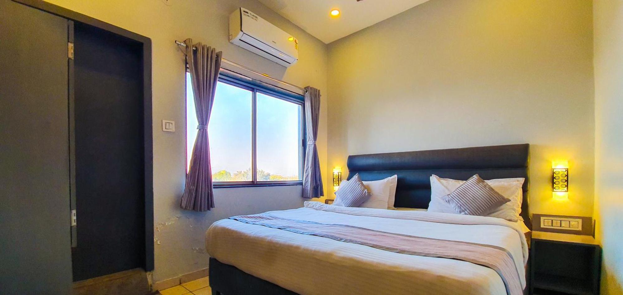 Nova Hotel New Crossroad Rajkot Luaran gambar