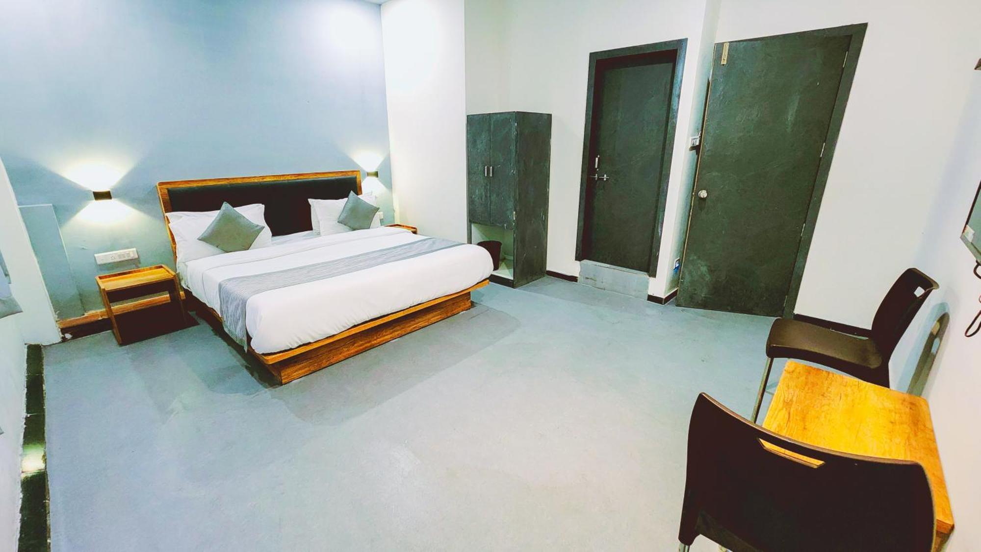 Nova Hotel New Crossroad Rajkot Luaran gambar