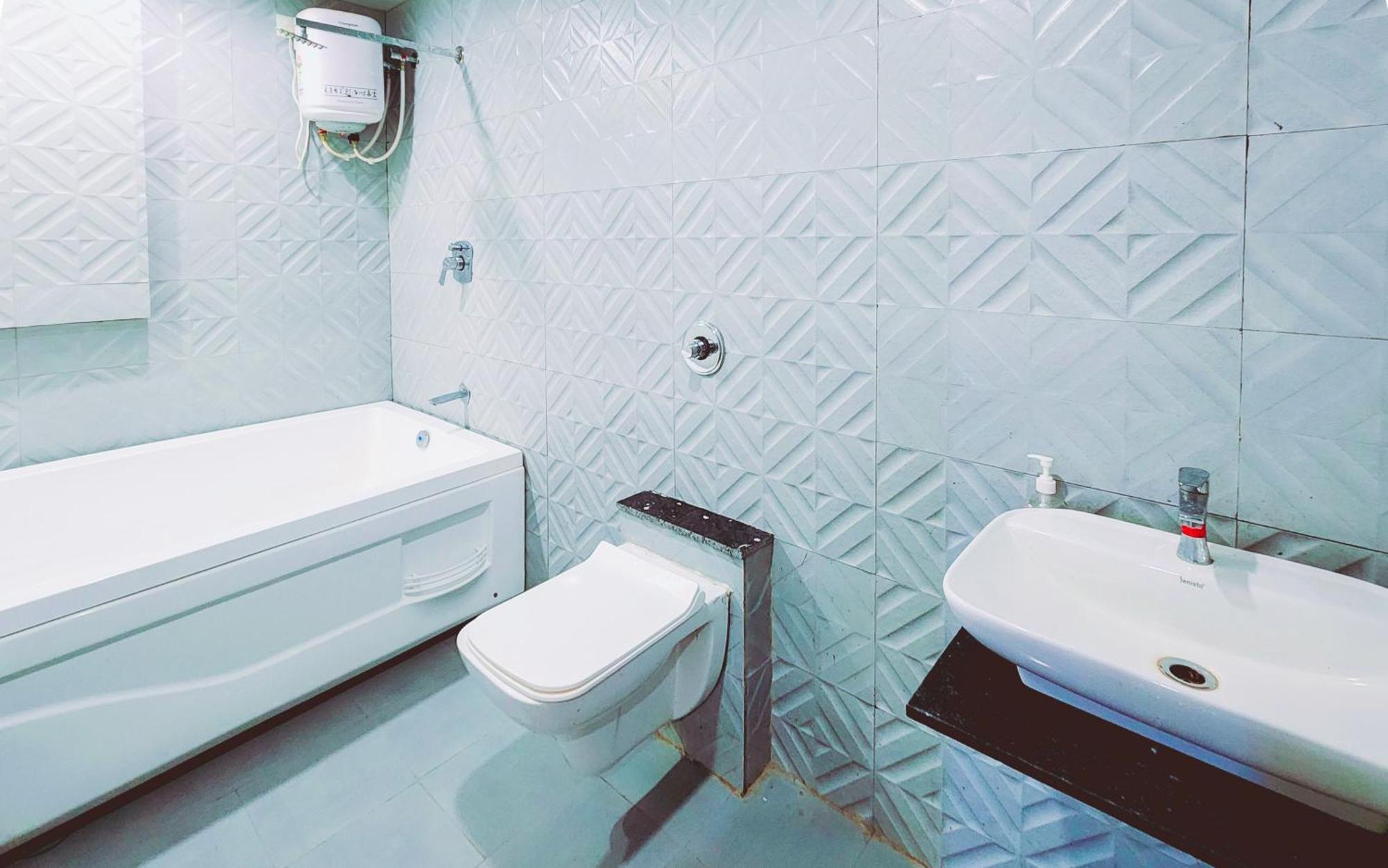 Nova Hotel New Crossroad Rajkot Luaran gambar